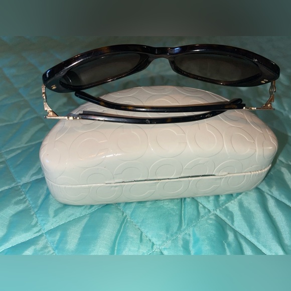 Coach Tortoise Sunglasses GUC with Coach Glasses Case and Coach Dust bag- bundle - Picture 7 of 17